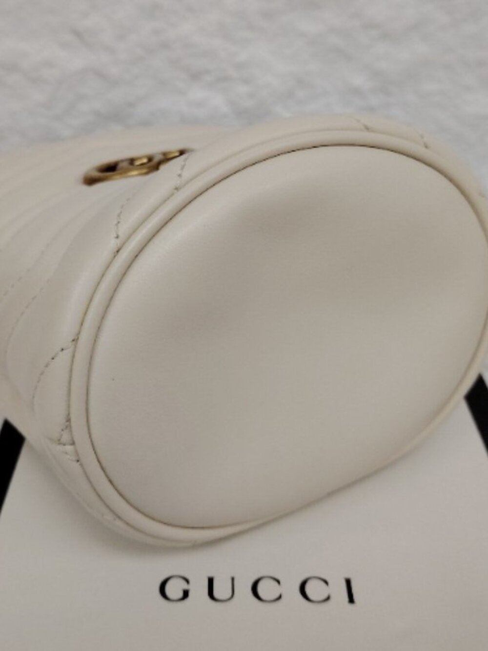 NWT, GUCCI Marmont mini cylindrical white wavy leather - Picture 5 of 6